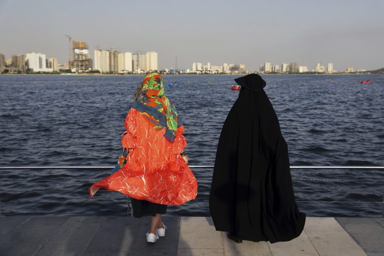 Σ.Αραβία: Χωρίς ανδρική έγκριση η έξοδος των γυναικών στο εξωτερικό