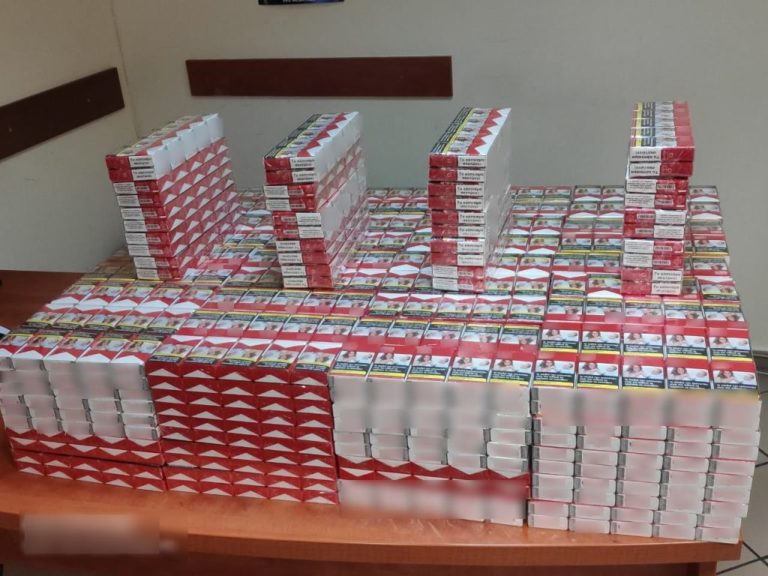 Εκρυβε 40.000 λαθραία τσιγάρα σε εγκαταλελειμμένο σπίτι στη Χίο
