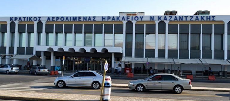 39 συλλήψεις για πλαστογραφία στα αεροδρόμια Χανίων και Ηρακλείου