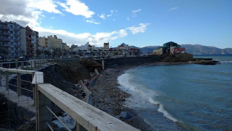 Συνάντηση για τα έργα στον κόλπο Δερματά