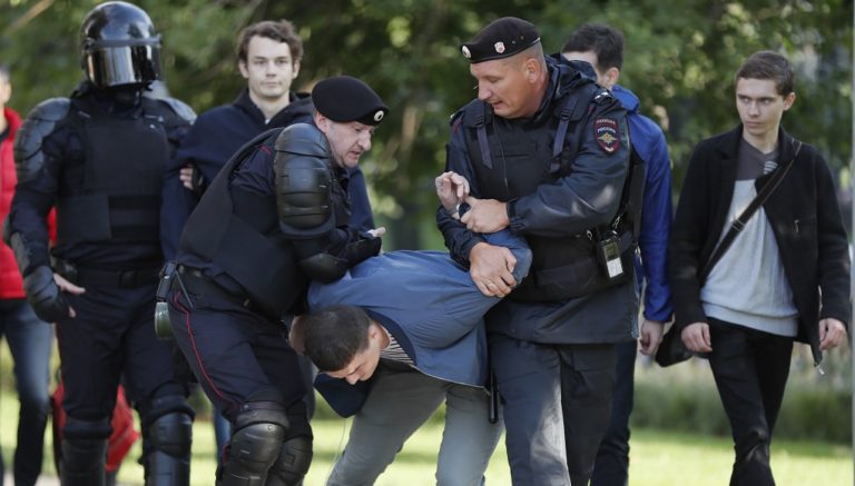 Διαδηλώσεις της αντιπολίτευσης στην Μόσχα – Δεκάδες συλλήψεις