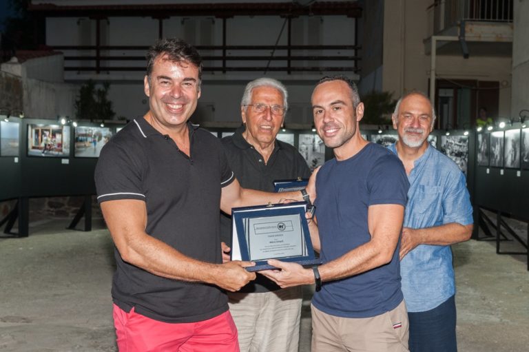 Στα εγκαίνια έκθεσης της φωτογραφικής ομάδας Λήμνου