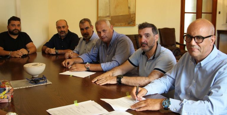 Χανιά: Αντικατάσταση συνθετικού χλοοτάπητα στο Γήπεδο Ποδοσφαίρου Νεροκούρου