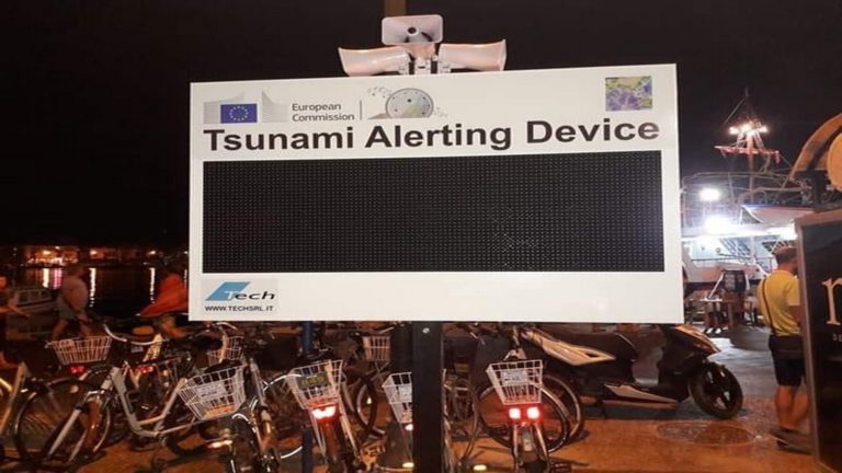Κως: Ν’ αφαιρεθούν οι πινακίδες προειδοποίησης τσουνάμι ζητούν οι φορείς