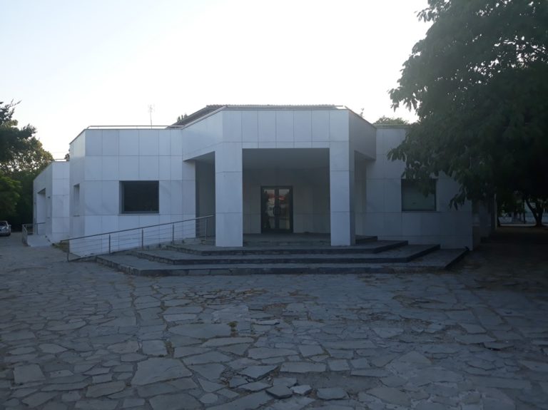 Πτολεμαΐδα: Βανδαλισμοί στην Ορθομαρμάρωση του Πνευματικού Κέντρου