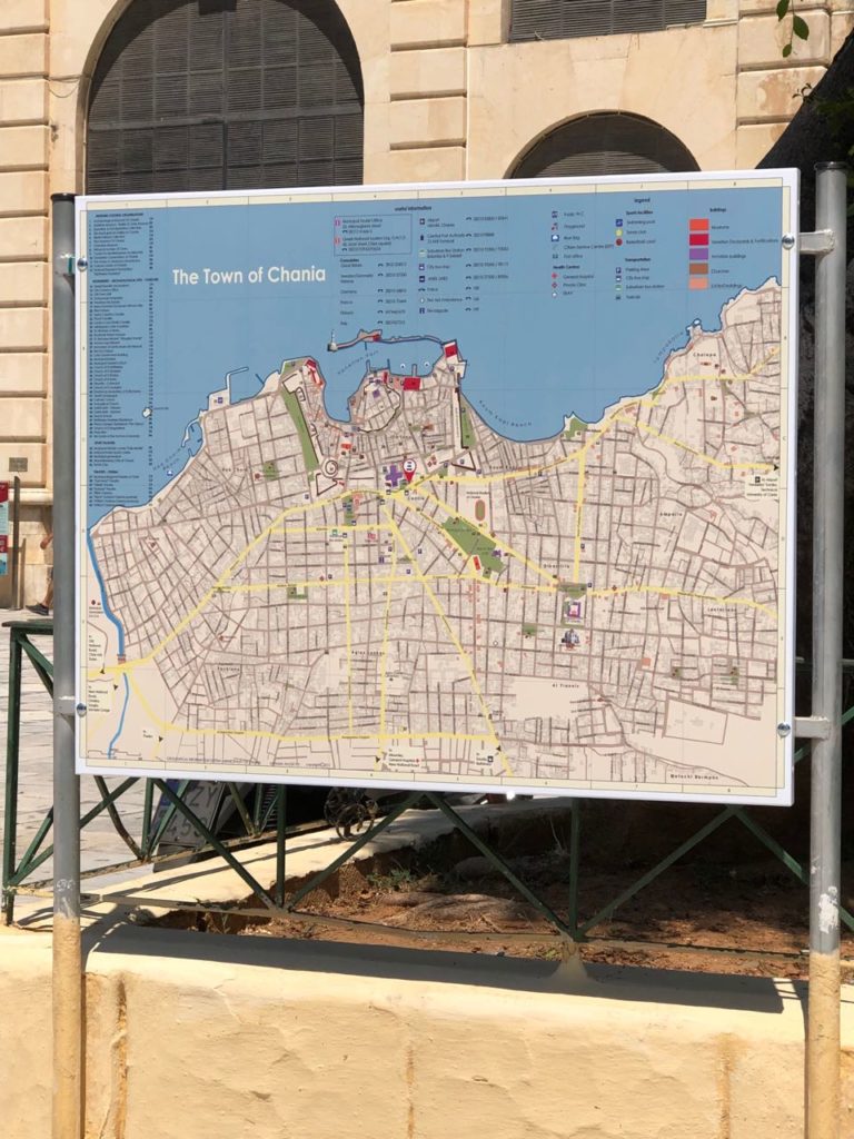 Αντικατάσταση τουριστικών ταμπελών στο Δήμο Χανίων