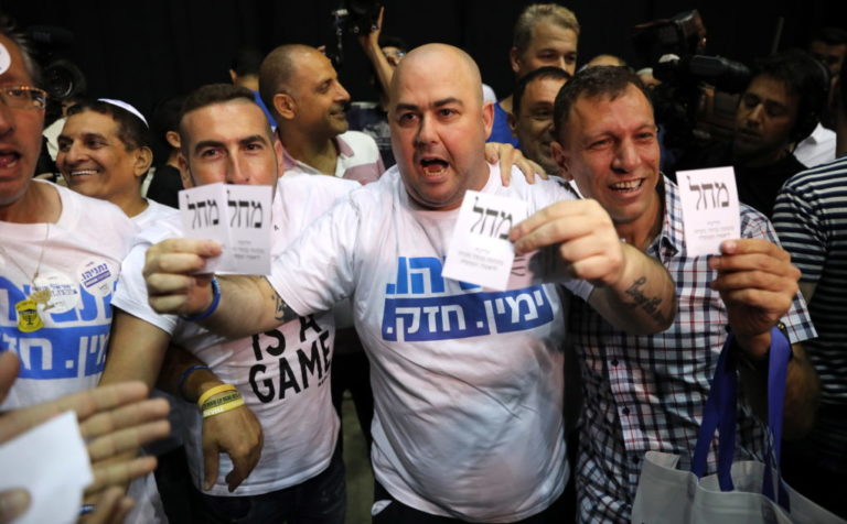 Μάχη στήθος με στήθος μεταξύ Νετανιάχου και Γκαντς δείχνουν τα exit poll στο Ισραήλ