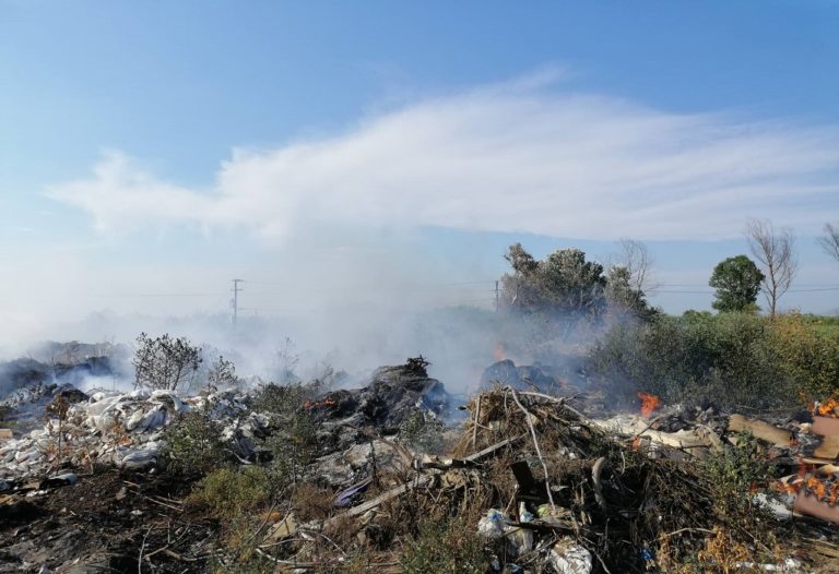 Ηράκλειο: Φωτιά σε   σκουπιδότοπο
