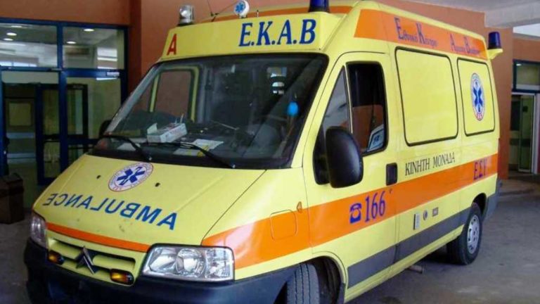 Δυο άτομα στο Νοσοκομείο Βόλου μετά από τροχαίο