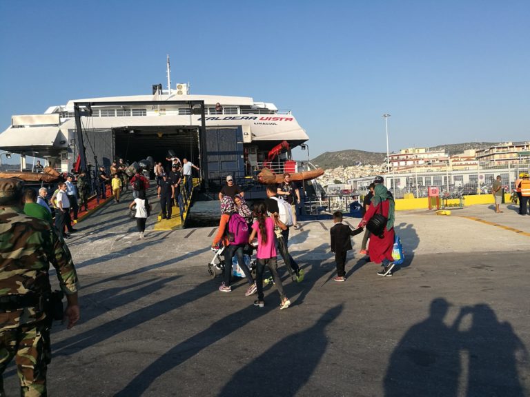 Μετακινούνται 1500 πρόσφυγες και μετανάστες από Μόρια για Βόρεια Ελλάδα