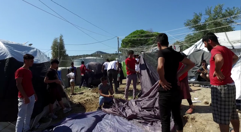 Στη Βουλή τα σοβαρά υγειονομικά προβλήματα από τη μή απόδοση ΑΜΚΑ σε πρόσφυγες