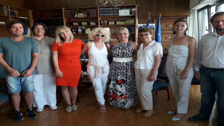 Την Αντιπεριφερειάρχη Μαγνησίας επισκέφθηκαν Ρουμάνοι δημοσιογράφοι και bloggers