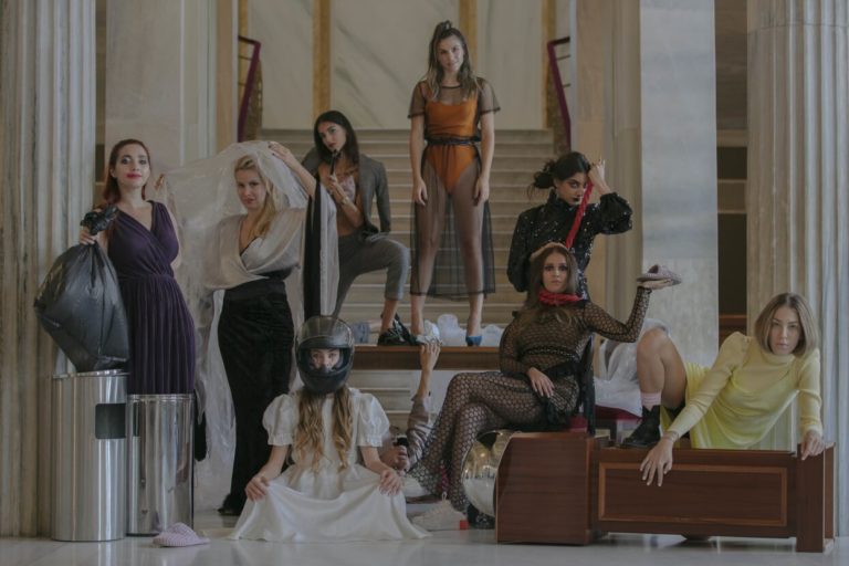 “Κούκλες” στο Δημοτικό Θέατρο Πειραιά