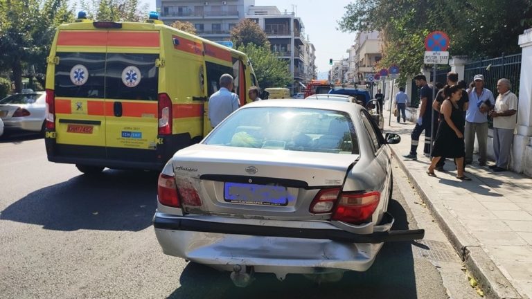 Τετραπλή σύγκρουση οχημάτων, ευτυχώς, χωρίς τραυματισμούς