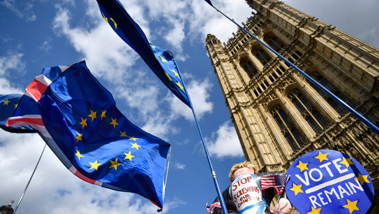 Βρετανία: Εγκρίθηκε η πρόταση Κόρμπιν που ζητά από την κυβέρνηση να τηρήσει το νόμο για το Brexit