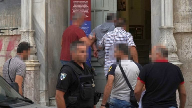 Τρεις συλλήψεις για εκβιασμό επιχειρηματία στο Ηράκλειο