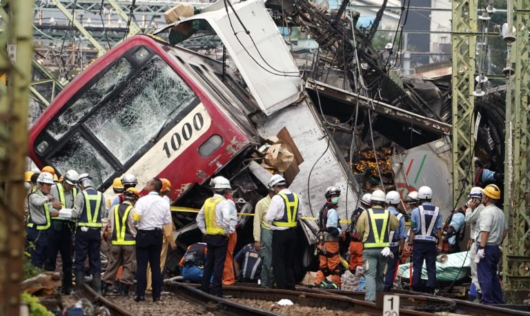 Ιαπωνία: Ένας νεκρός , 34 τραυματίες σε σύγκρουση τρένου με φορτηγό