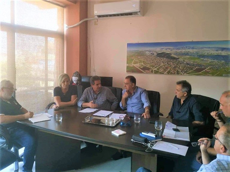 Συνάντηση του δημάρχου Φαρσάλων  με τον βουλευτή Χρ. Κέλλα