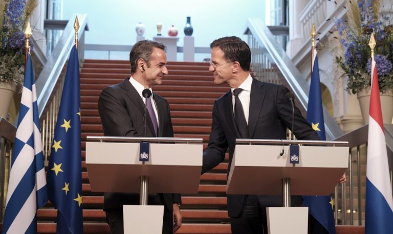 Η κυβέρνηση αποτιμά θετικά τον πρώτο κύκλο επαφών στην Ευρώπη μετά τη Χάγη