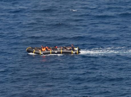 Γεμίζει ασφυκτικά το ΚΥΤ της Σάμου με τις νέες πολυάριθμες αφίξεις μεταναστών