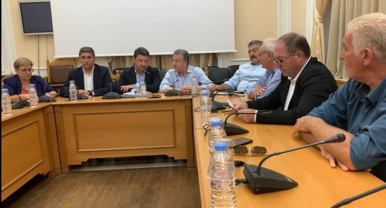 Προτεραιότητα η θωράκιση της Κρήτης – Σύσκεψη παρουσία του Γ.Γ Πολιτικής Προστασίας Νίκου Χαρδαλιά