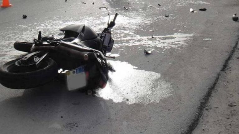 Ηράκλειο: Στο νοσοκομείο μοτοσικλετιστής μετά από τροχαίο (video)
