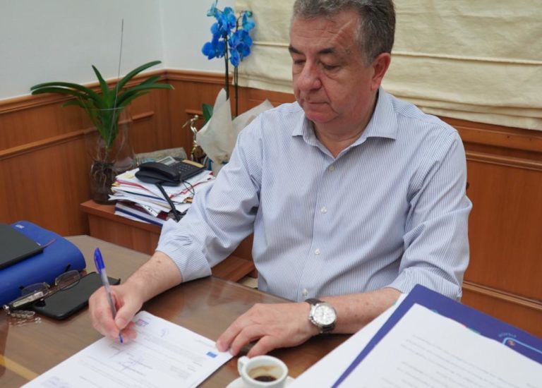 Υπέγραψε ο Στ. Αρναουτάκης  το έργο για την προβολή του Επιχειρησιακού Προγράμματος Κρήτης  ύψους 1 εκ. ευρώ