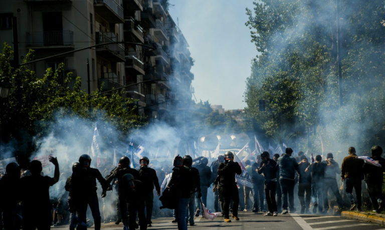 Αντιπαράθεση με αφορμή φωτογραφία διαδηλωτή στην πορεία κατά της επίσκεψης Πομπέο