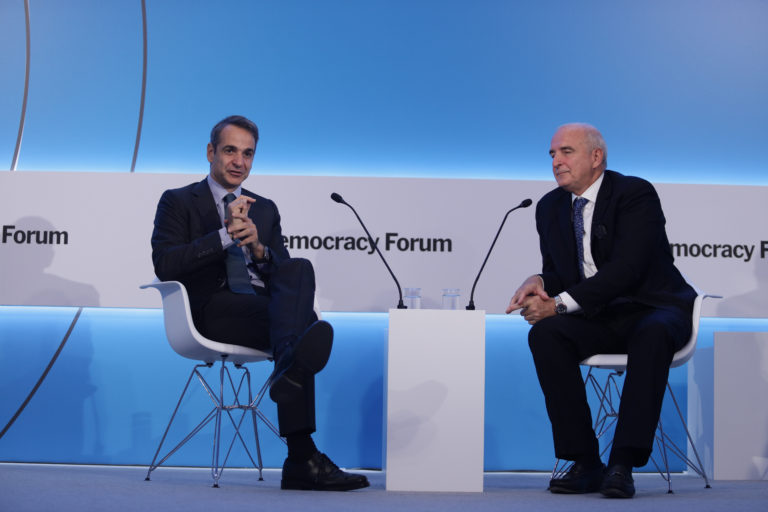 Athens Democracy Forum: Ο πρωθυπουργός για τη θετική πορεία της οικονομίας (video)