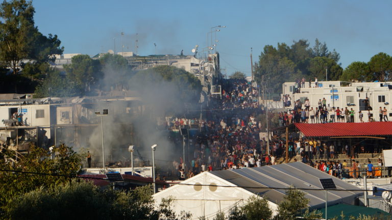 Μέτρα για την αποσυμφόρηση της Μόριας – Στην Βουλή το ν/σ για θέματα ασύλου