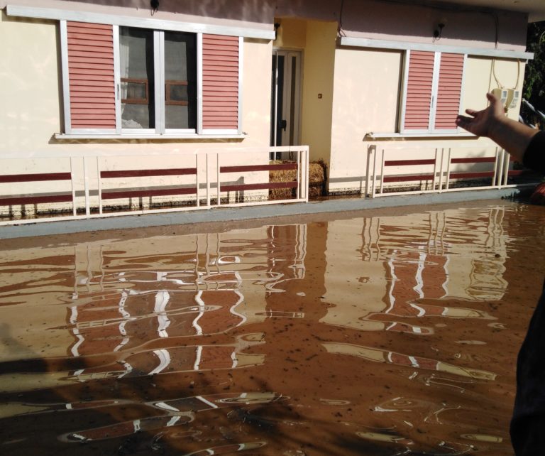 Μεσολόγγι: Πλημμύρισαν σπίτια και καταστήματα