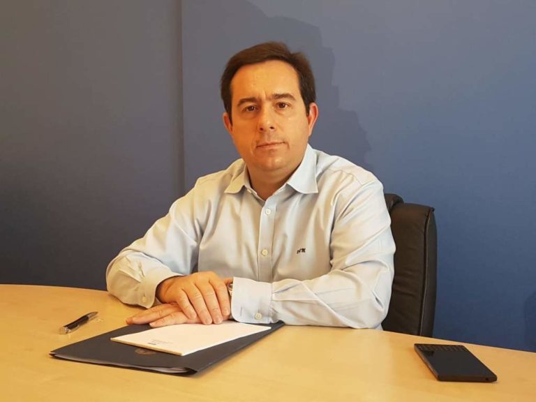 Ν. Μηταράκης κατά Α. Μιχαηλίδη: κόντρα για θέμα εργασίας συνταξιούχων ναυτικών σε ΑΕΝ