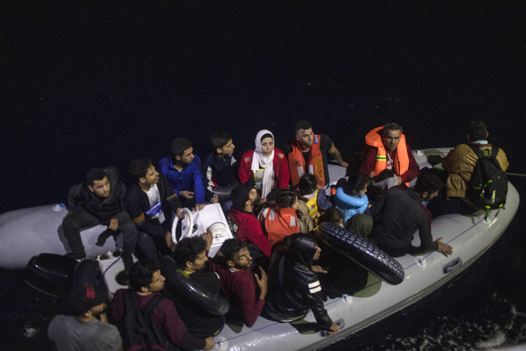 Αντιπαράθεση κυβέρνησης-ΣΥΡΙΖΑ για το μεταναστευτικό