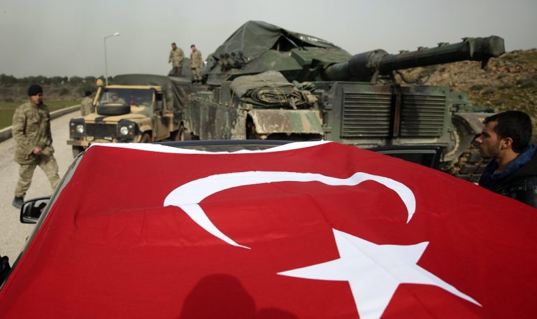 Πληροφορίες για τουρκικά πυρά κατά κουρδικών δυνάμεων παρά την αναδίπλωση Τραμπ (video)
