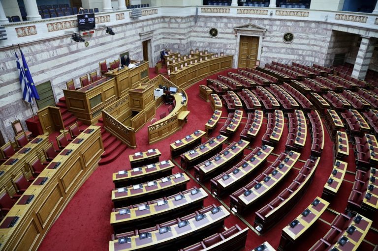 Κατατέθηκε στη Βουλή το αναπτυξιακό νομοσχέδιο