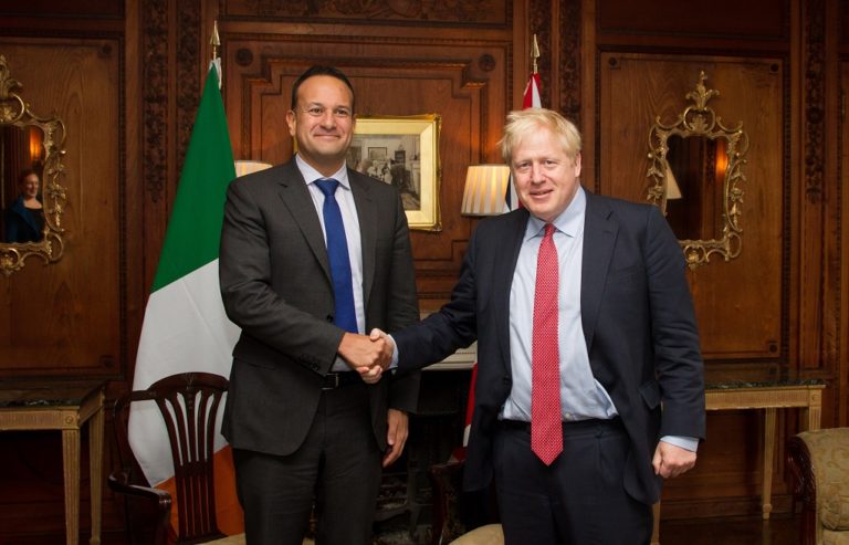 Συνάντηση Τζόνσον με τον πρωθυπουργό της Ιρλανδίας – Τα σύνορα στην ατζέντα