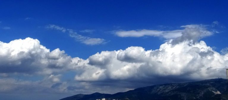 Κρήτη: Αίθριος ο καιρός με παροδικές νεφώσεις και ασθενείς βροχές