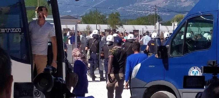 Επεισοδιακή η υποδοχή των προσφύγων