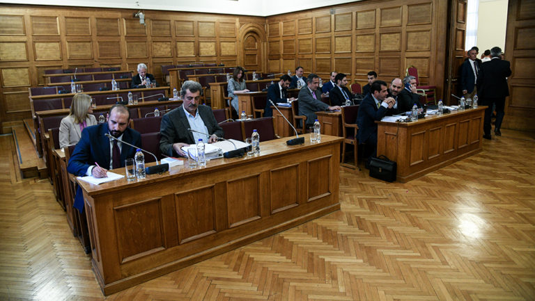 Βουλή: Εξαίρεση για Πολάκη και Τζανακόπουλο αποφάσισε η Επιτροπή (video)