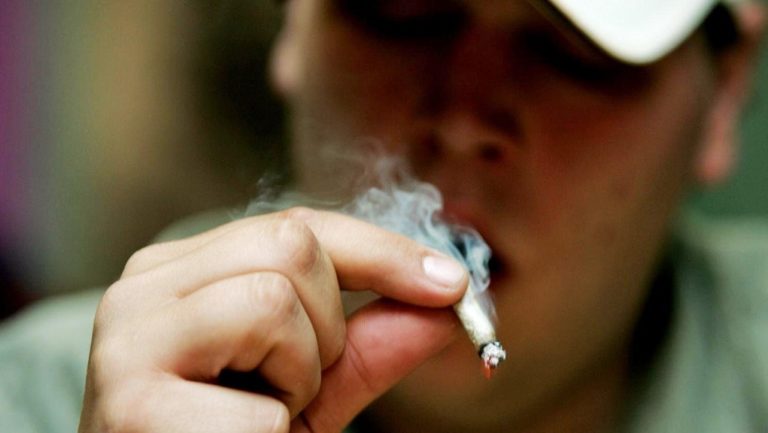 Στο νοσοκομείο μαθήτρια μετά από χρήση χασίς – Έρευνα ζήτησε το Υπουργείο Παιδείας