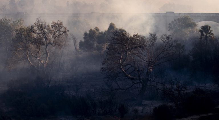 Κρίσιμη κατάσταση στην Καλιφόρνια – Εκκενώσεις περιοχών από τις πυρκαγιές