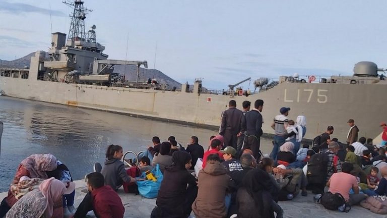 Έφυγαν από τη Σύμη οι μετανάστες