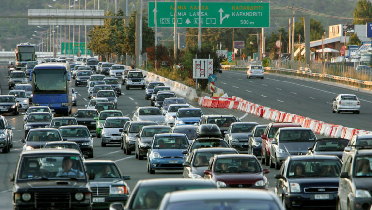 Απαγόρευση κυκλοφορίας φορτηγών άνω των 3,5 τόνων την Πρωτομαγιά στην Πελοπόννησο