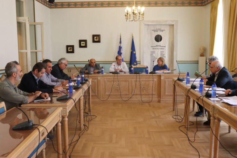 Πελοπόννησος: Συνάντηση περιφερειακής αρχής με επιμελητήρια