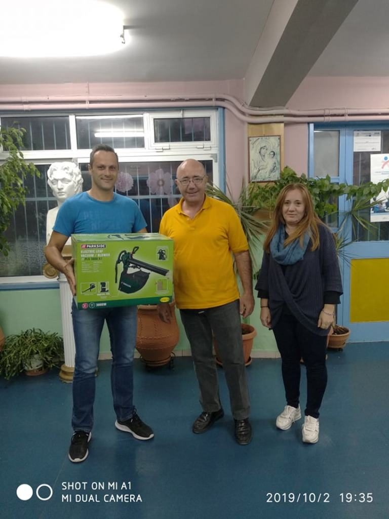 Πτολεμαΐδα: Ένα χρήσιμο δώρο από τους γονείς στην καθαρίστρια του 5ου Δ Σ