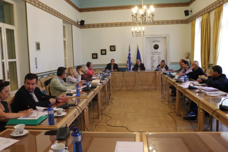 Περιφέρεια Πελοποννήσου: Σύσκεψη για μελέτες και νέο ΕΣΠΑ
