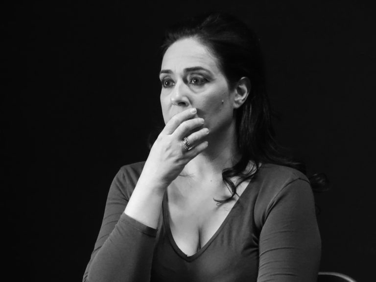 «Η ψιλικατζού» στον πολυχώρο VAULT – Συνέντευξη με την ηθοποιό Ελένη Ουζουνίδου