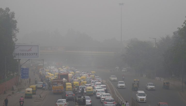 Σε κατάσταση έκτακτης ανάγκης το Νέο Δελχί λόγω πρωτοφανούς ατμοσφαιρικής ρύπανσης