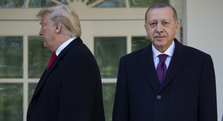 Τραμπ: Σύμμαχος η Τουρκία – Ερντογάν: Πάρτε πίσω τους τζιχαντιστές