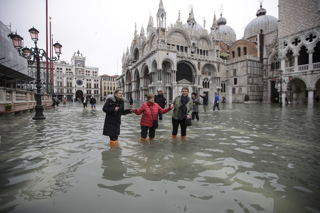“Γονάτισε” η Βενετία από τις πλημμύρες (video)
